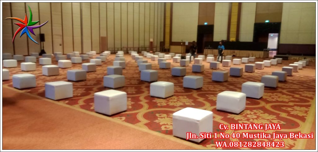 sewa kursi puff Kotak warna putih Berkualitas Bekasi Timur