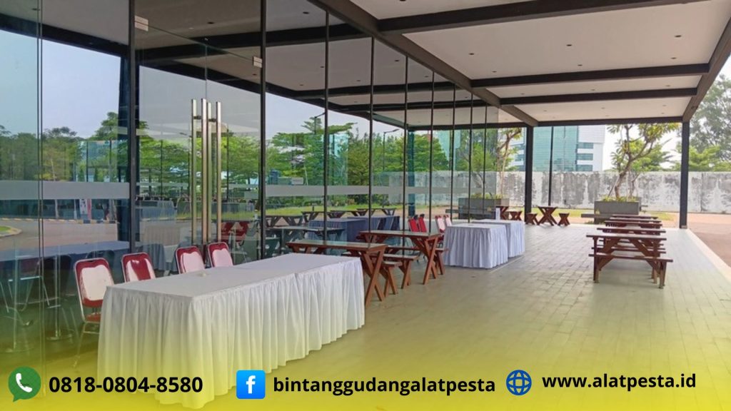 Sewa Meja Taman Outdoor Event AEON Deltamas Cikarang